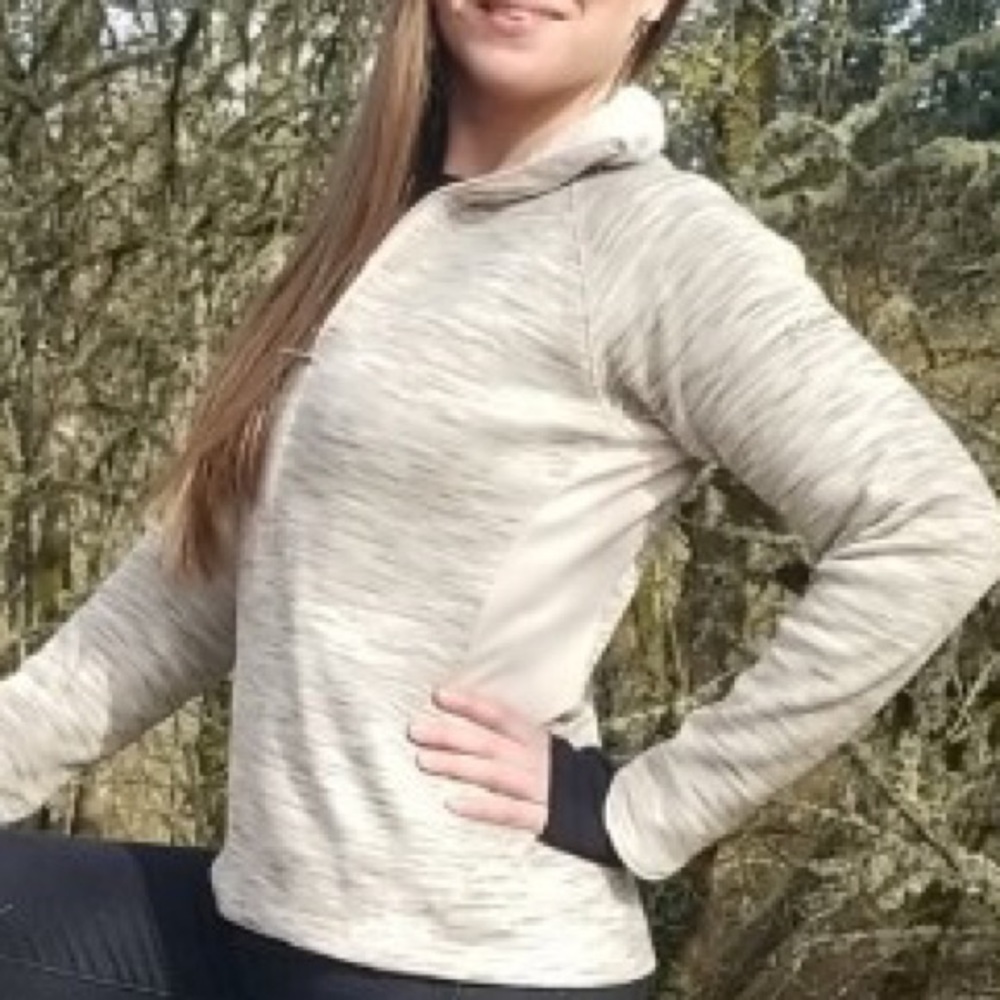 Columbia Sweatshirt!! 💙